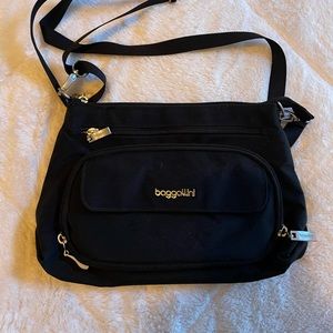 Baggallini crossbody nylon bag. Attached wallet.